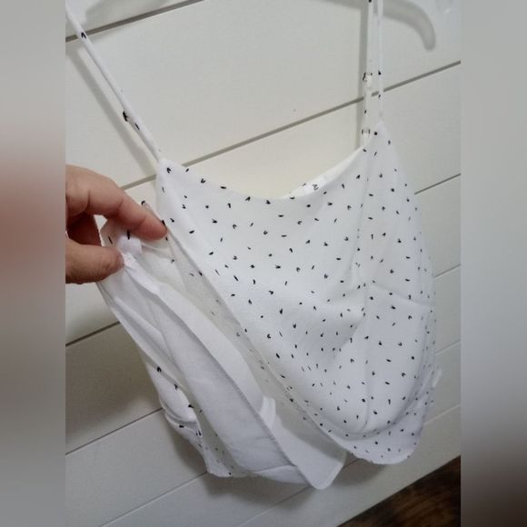 NWT Abound V-Neck Swing Camisole size Medium - Picture 5 of 8